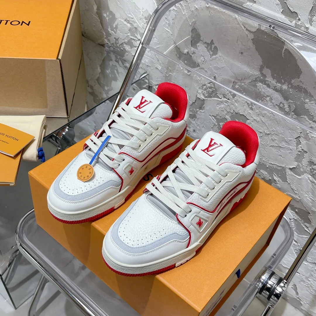 P840👟👟 Couple code #𝐋𝐨𝐮𝐢𝐬𝐕𝐮𝐢𝐭𝐭𝐨𝐧 Ceiling purchase level! 𝐋𝐕 trainer "Limited series of casual sports basketball shoes for couples. Super fun, super childlike, crazy exciting💗Please distinguish from the currency in the market🙅🏻‍♀️ Ceiling level purchasing agency Full set of exquisite airplane box packaging Please look for our quality‼️ Please pay attention to distinguish the currency materials in the market! Original custom-made embossed grained calfskin for the upper (non-market superfiber leather) Everyone needs to distinguish) symmetrical old pattern washed denim, custom-made breathable mesh lining, TPU suction mold outsole. The material details and workmanship are top-notch! Comes with exclusive exquisite gift box packaging 🎁 SIZE: 35-44 (Male 38&45 46 customized)